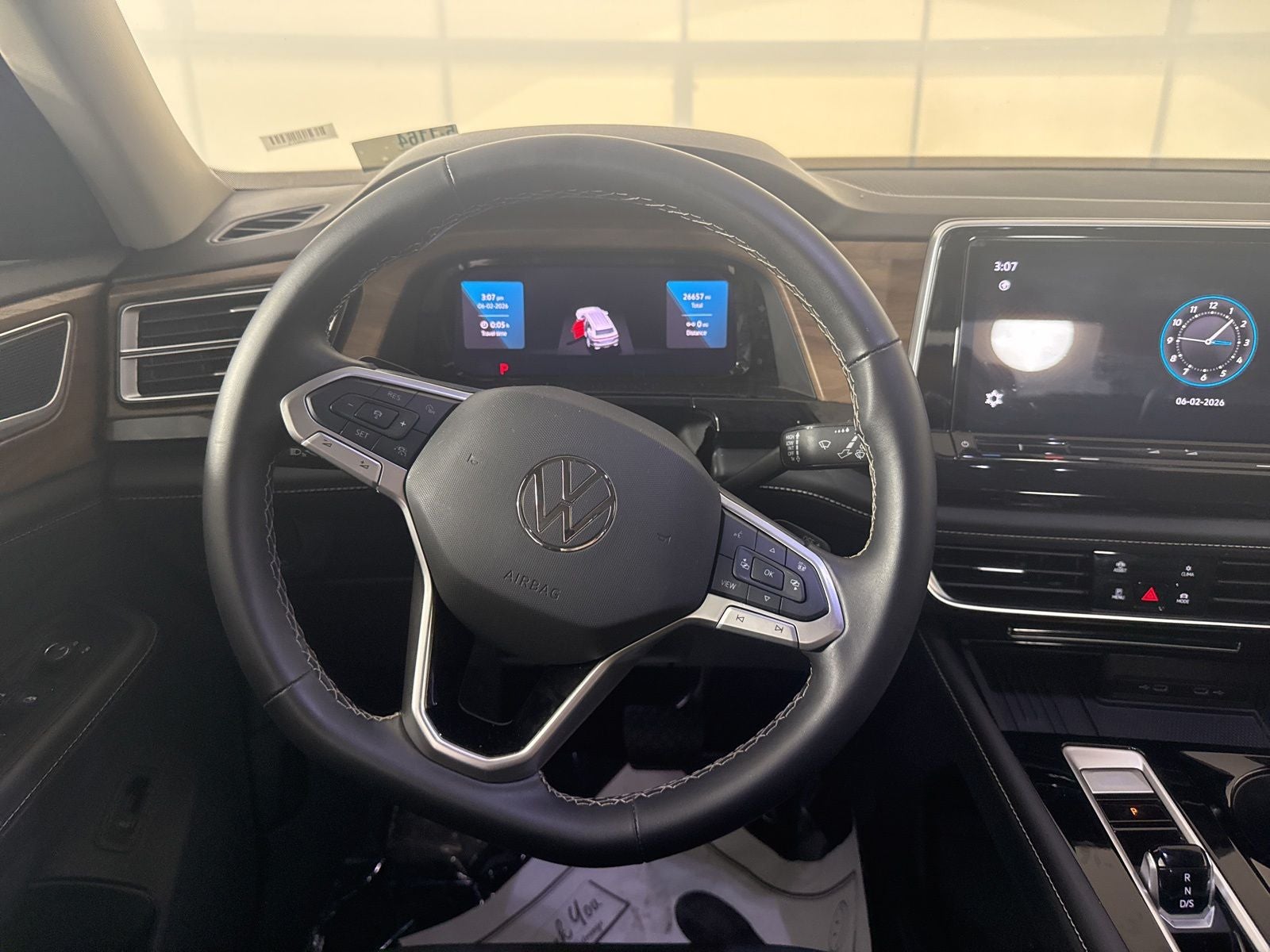 2025 Volkswagen Atlas 2.0T SE w/Technology