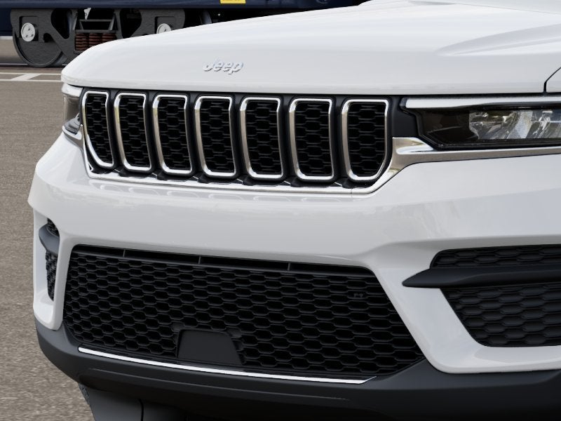 2027 Jeep Grand Cherokee Laredo