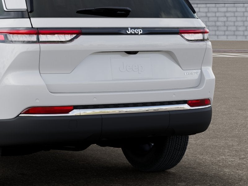 2027 Jeep Grand Cherokee Laredo